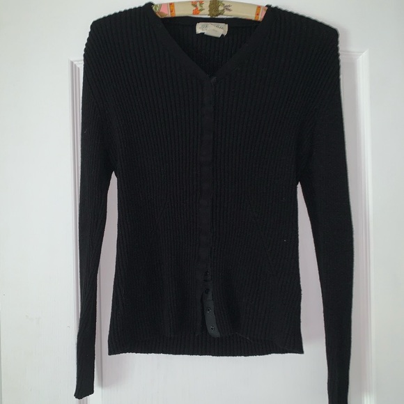 St. John's Bay Sweaters - 90s St. John’s bay sweaters button up